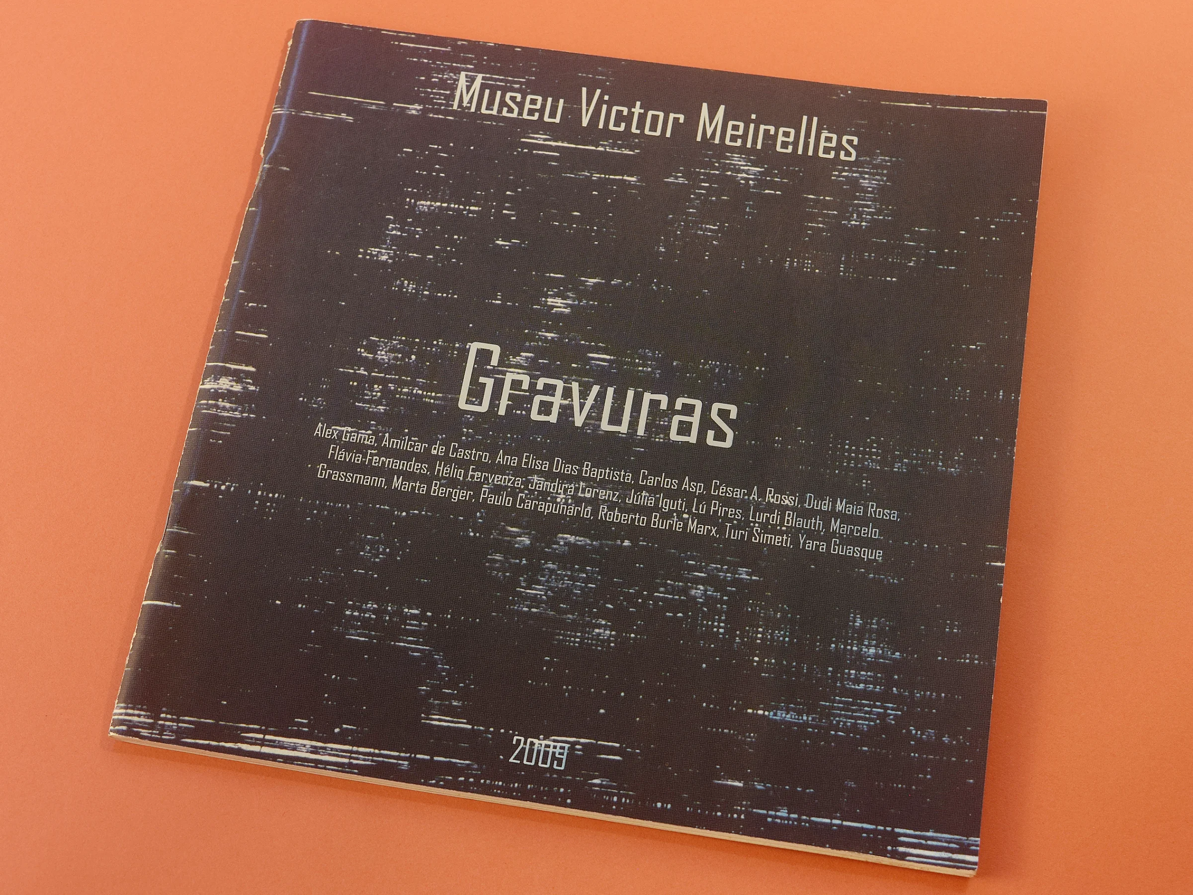 Foto do catálogo da exposição “Gravuras”